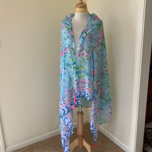 NWOT! LILLY PULITZER OS sea spray swat this way resort Bali blue wrap or scarf